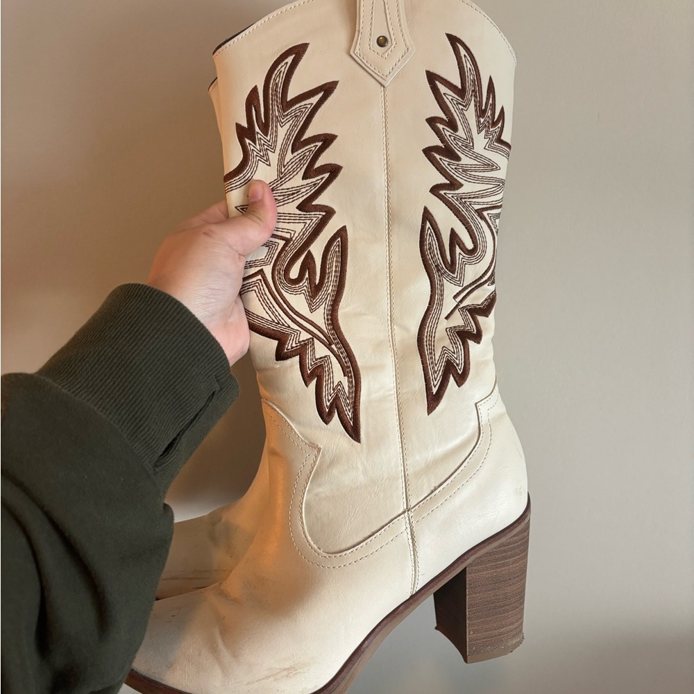 Altard StateWomen's Cream Western Boots